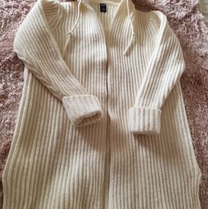 Long cream sweater size L good condition